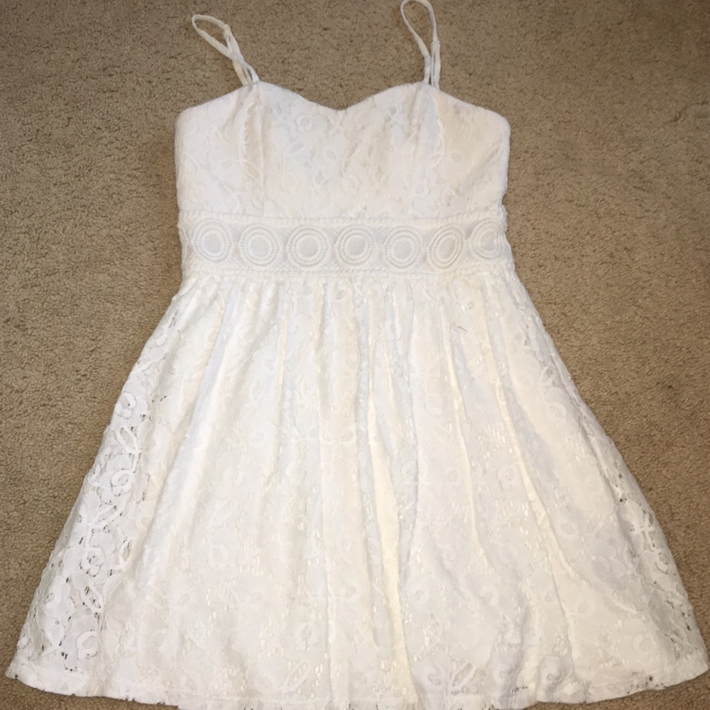 White lace dress